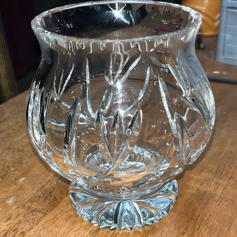 Heavy Full Lead Crystal Tulip Vase - Omega Horseshoe Mark - Deep Cut 24% Crystal - Picture 6 of 7